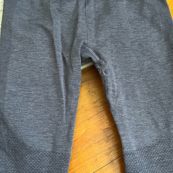 Lululemon blue navy active leggings - Picture 9 of 11